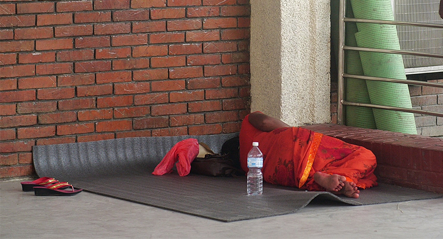 Patient family  waiting in teaching hospital compound. १.jpg